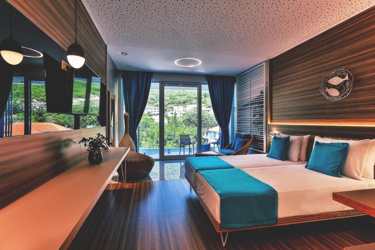 Carine Hotel Kumbor Superior 헤르섹 외부 사진