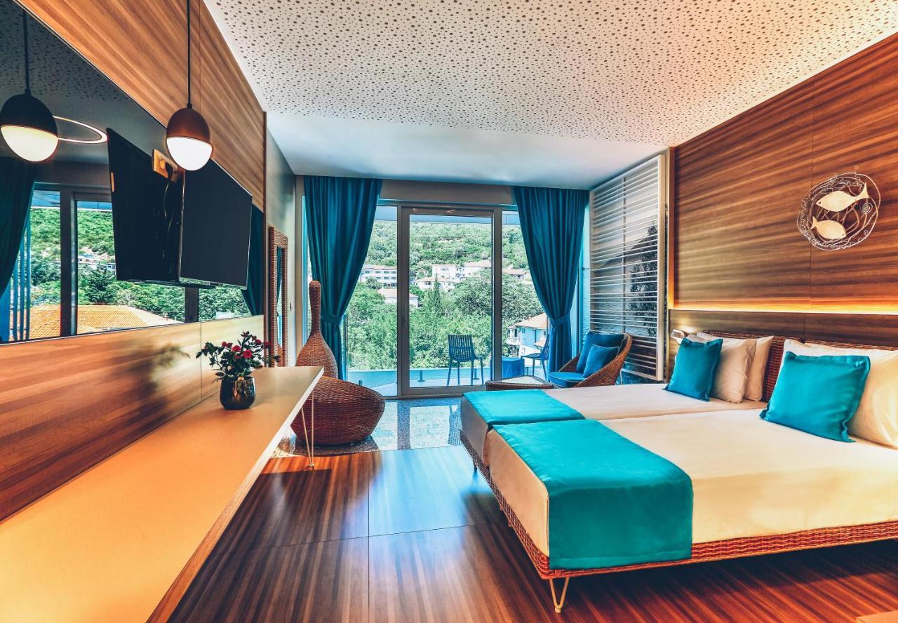 Carine Hotel Kumbor Superior 헤르섹 외부 사진