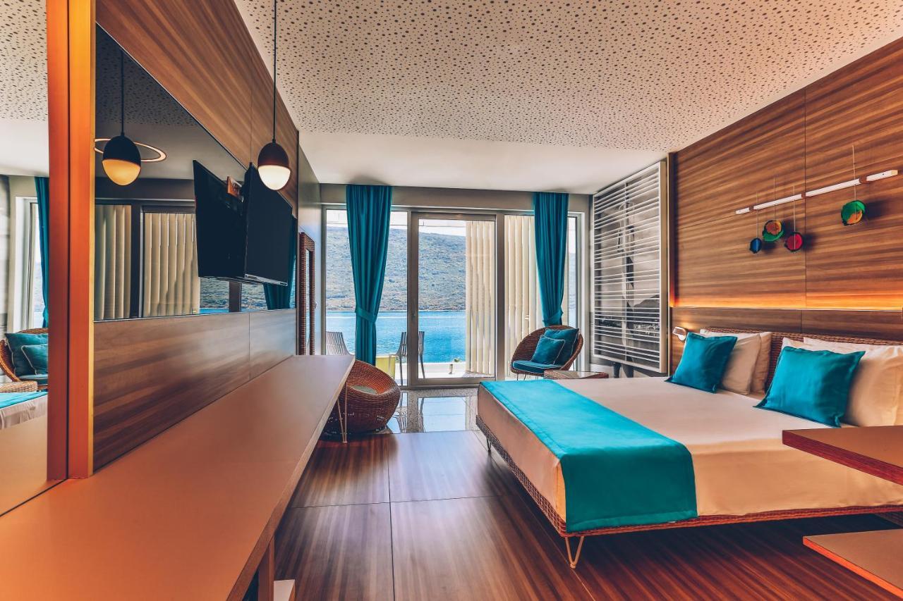 Carine Hotel Kumbor Superior 헤르섹 외부 사진