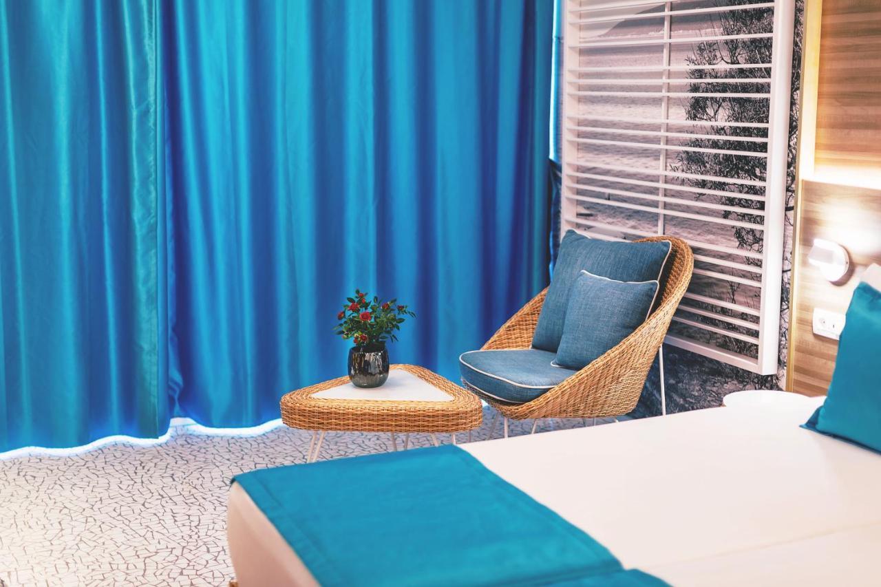 Carine Hotel Kumbor Superior 헤르섹 외부 사진