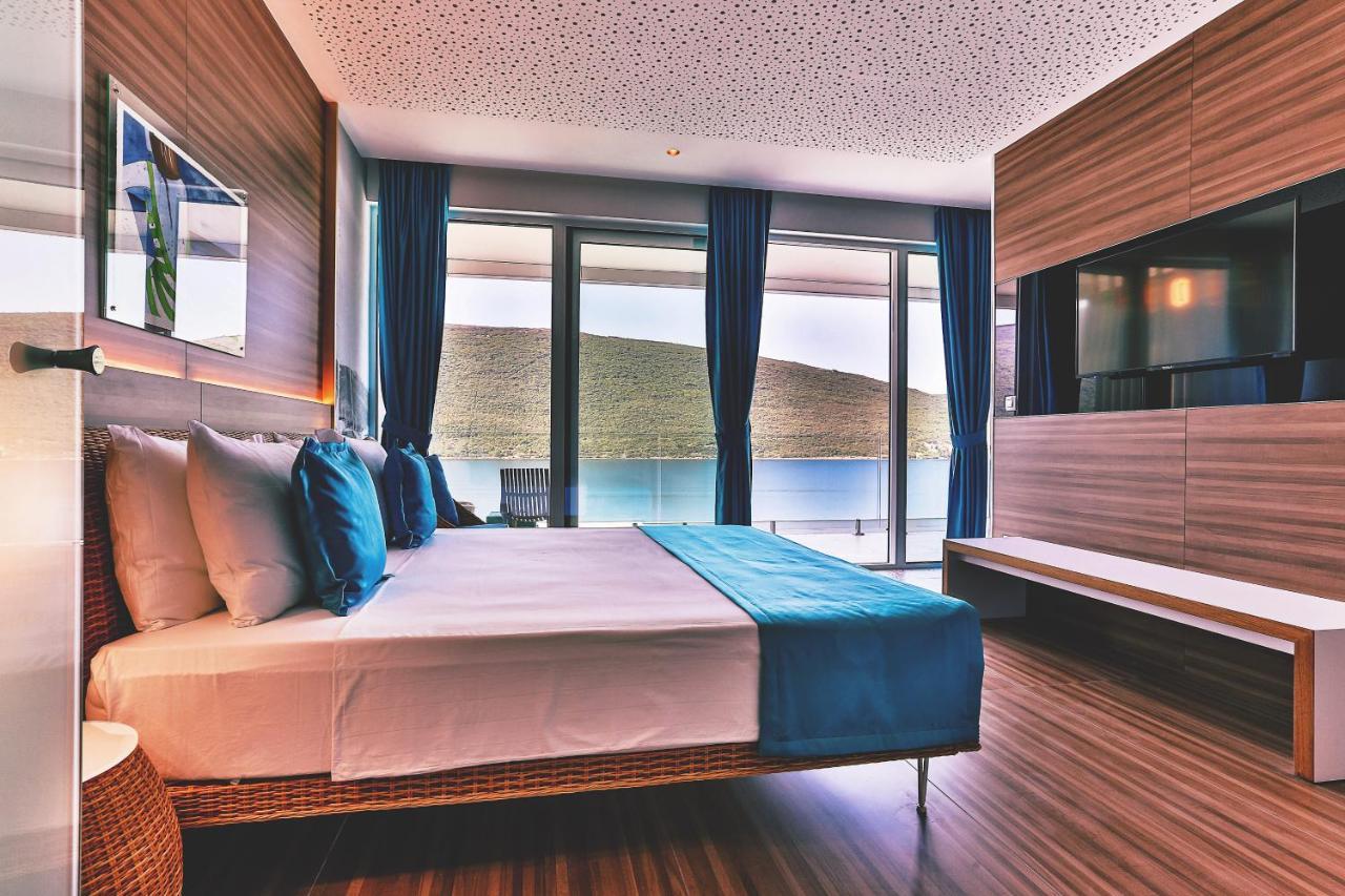 Carine Hotel Kumbor Superior 헤르섹 외부 사진