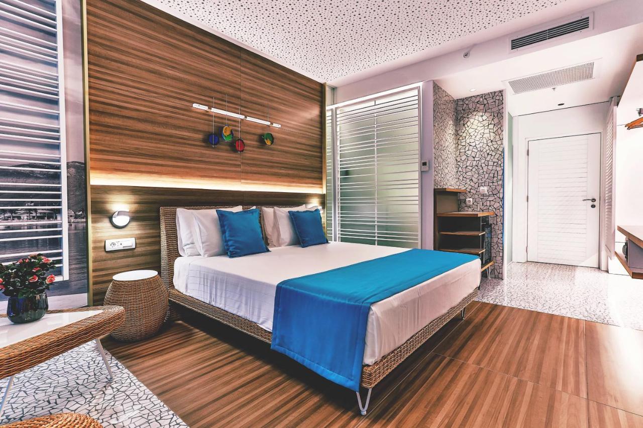 Carine Hotel Kumbor Superior 헤르섹 외부 사진