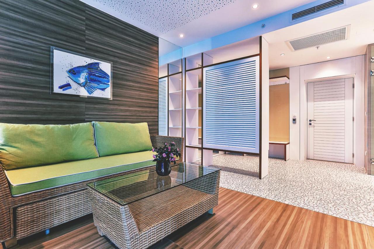 Carine Hotel Kumbor Superior 헤르섹 외부 사진