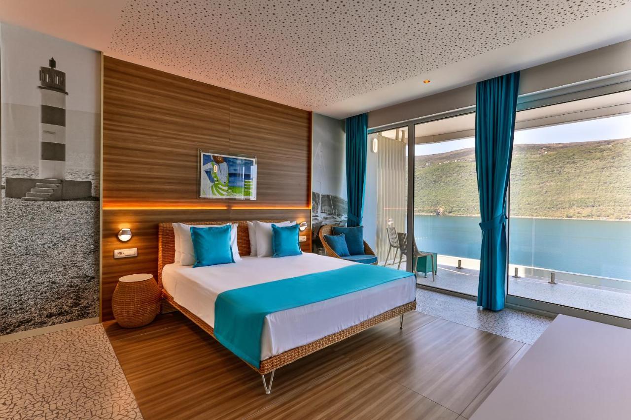 Carine Hotel Kumbor Superior 헤르섹 외부 사진