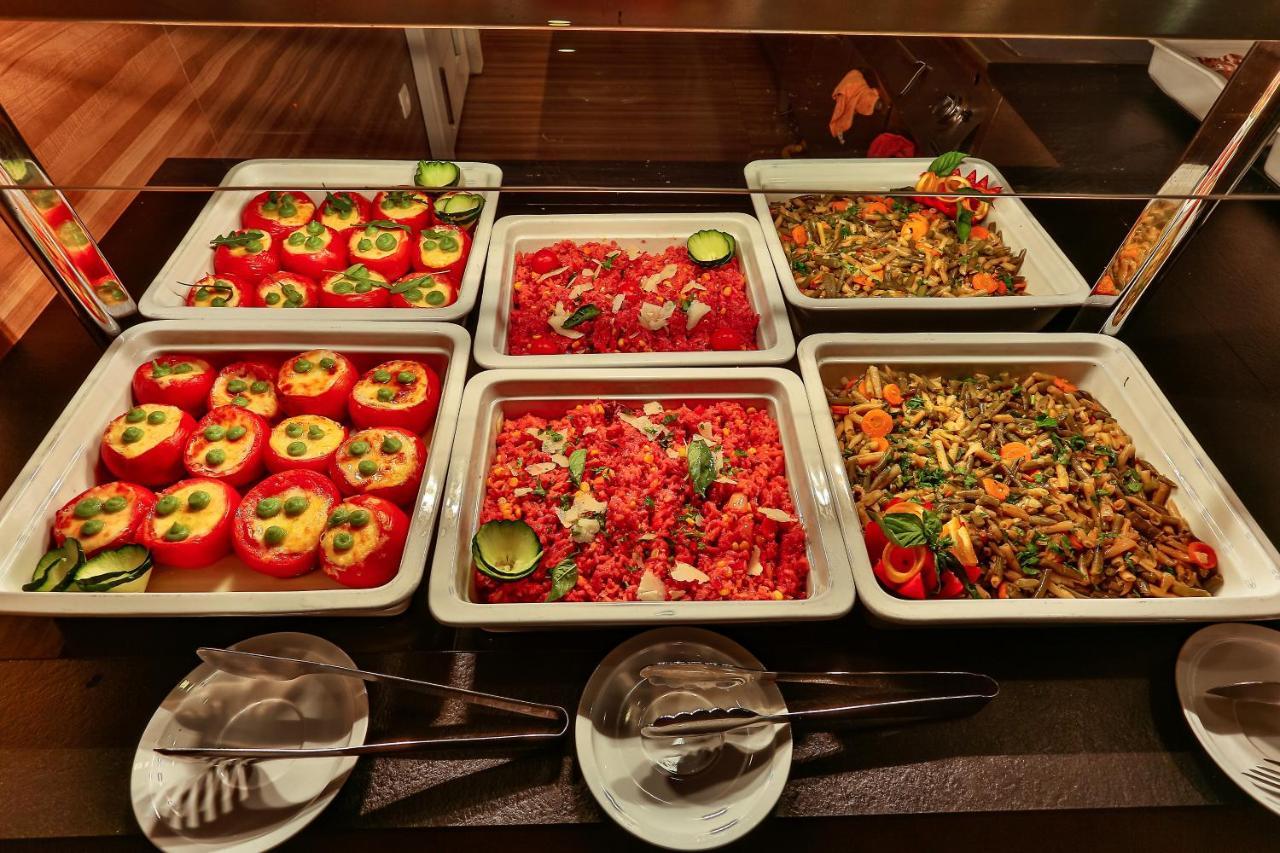 Carine Hotel Kumbor Superior 헤르섹 외부 사진