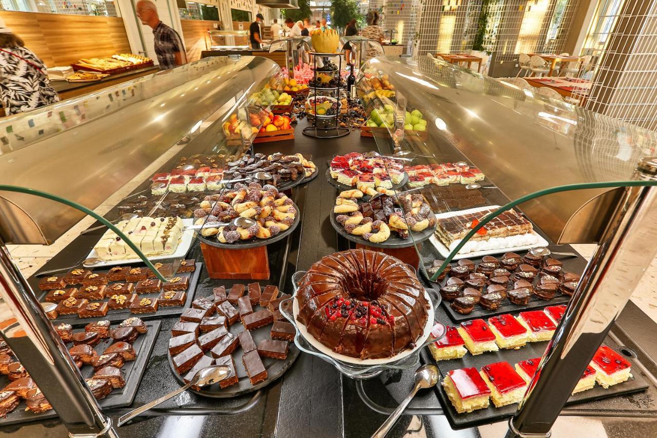 Carine Hotel Kumbor Superior 헤르섹 외부 사진