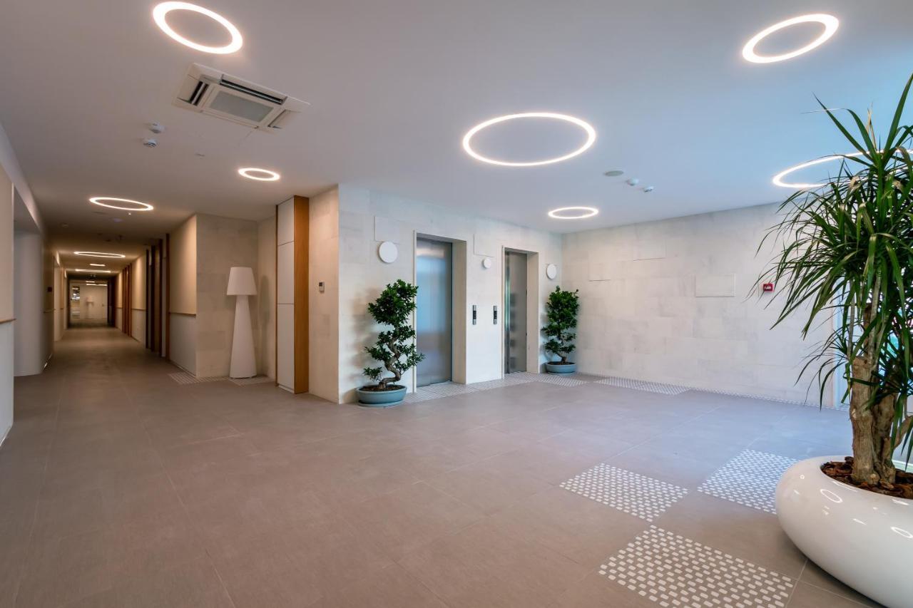 Carine Hotel Kumbor Superior 헤르섹 외부 사진