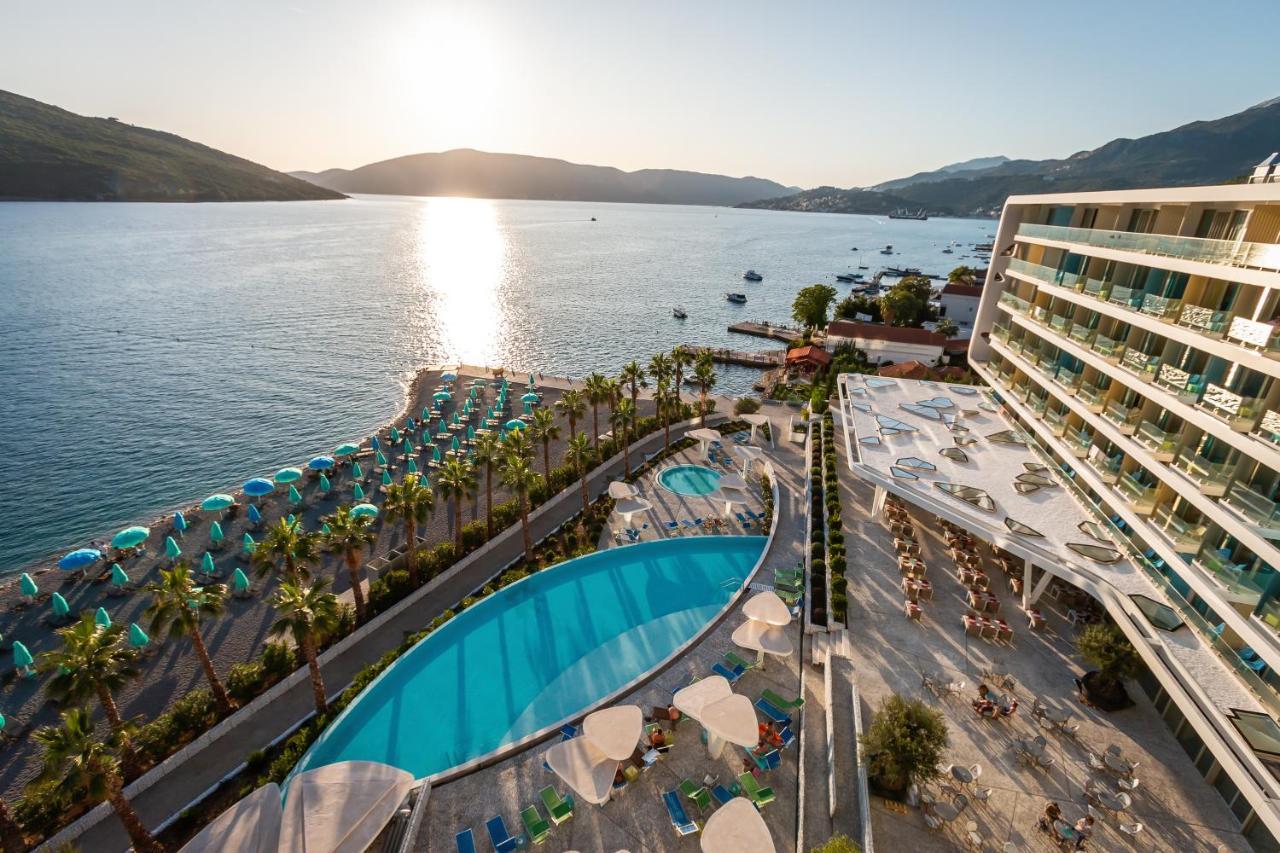 Carine Hotel Kumbor Superior 헤르섹 외부 사진