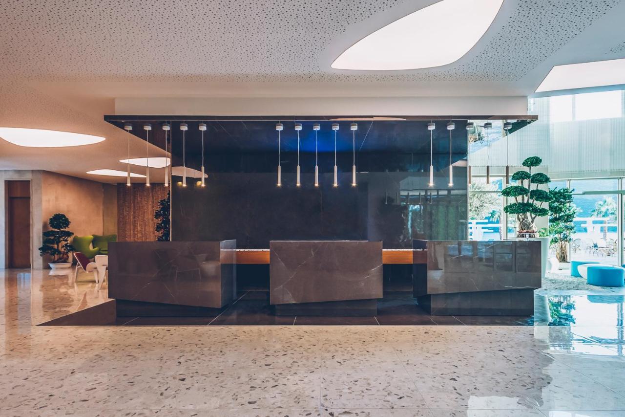 Carine Hotel Kumbor Superior 헤르섹 외부 사진